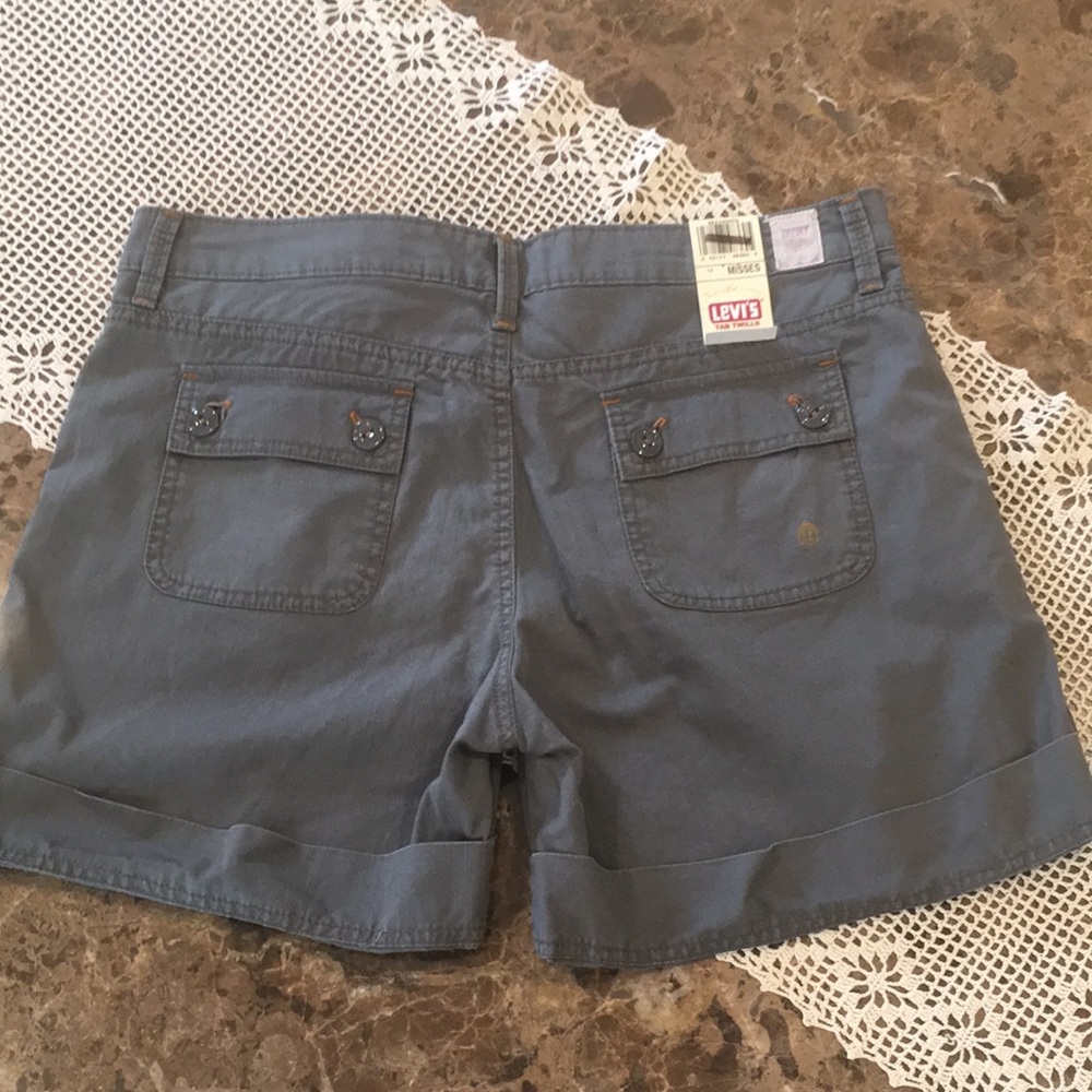 New! Levi’s Tab Twills Sage Green Cotton Cuffed Chino Shorts size 12